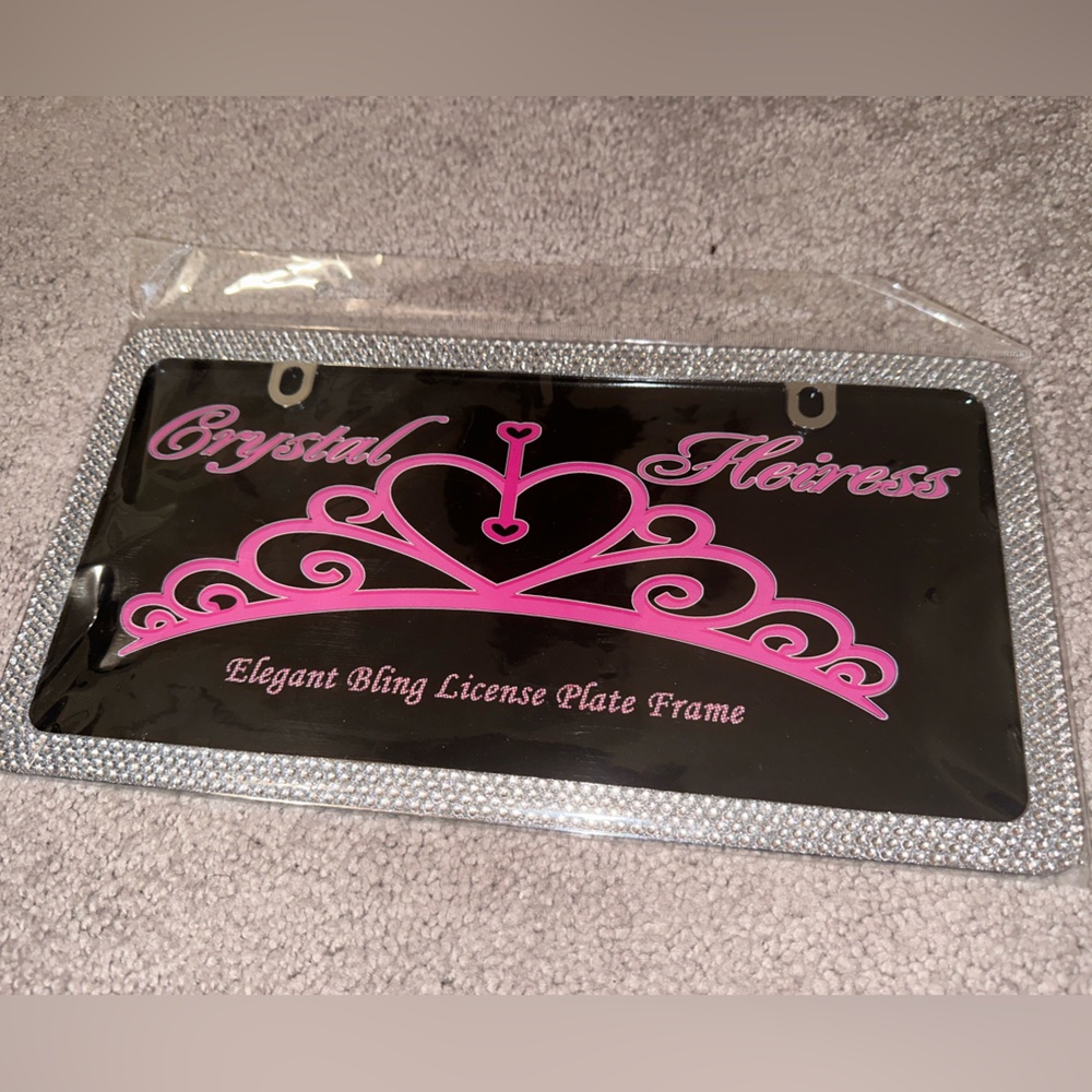NWT Crystal Heiress Silver License PlateFrame: Chrome, Excludes MountingHardware